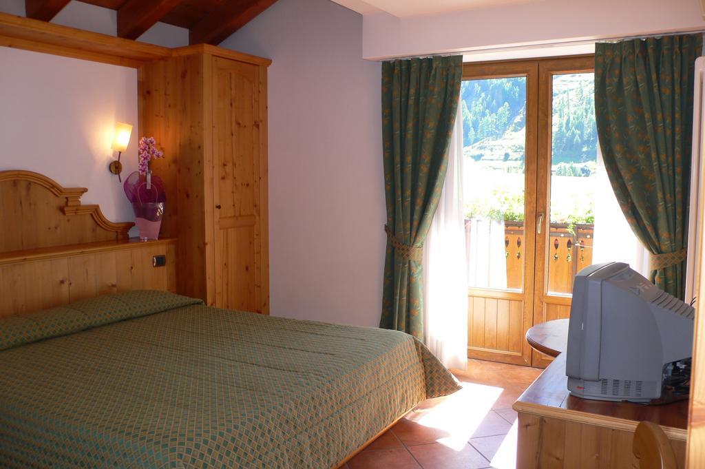 Albergo Du Soleil Cogne Pokój zdjęcie